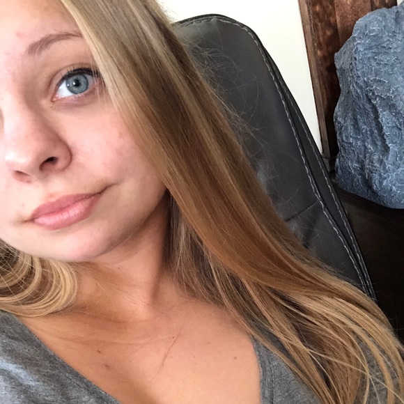 Meet your Posher, Caitlyn - Picture 1 of 1